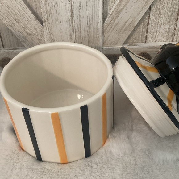 Potter’s Studio Halloween Black Cat Small Canister - Picture 4 of 8